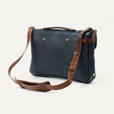 Justin Plumber bag I Leather Messenger bag for Men Messenger Bag For Men, Bags Business, Backpacks Travel, Ipad Sleeve, Messenger Bag Men, Business Bag, Leather Messenger Bag, Leather Messenger, Messenger Bags