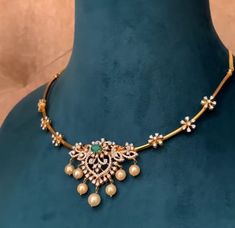 Gold Kante Necklace Designs, Diamond Kante Designs, Simple Gold Necklace Indian, Kante Necklace Designs, Kanti Necklace Designs Gold, Simple Diamond Necklace Indian, Kanti Necklace Designs, Kante Gold Necklaces, Simple Gold Necklace Designs