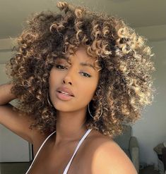 Fringe Bangs Hairstyles, Pelo Afro, Curly Girl Method, Natural Hair Inspiration, Hair Life, Short Curly Hair, Love Hair