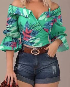 Lasaky - Tropical Print Off Shoulder Cropped Top Blouse Size Chart, Cold Shoulder Crop Top, Shirt Outfits, Off Shoulder Crop Top, Traje Casual, Chic Type, Cropped Tops, Blouse Material, Bell Sleeve Blouse