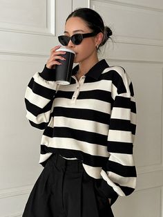 Preto e Branco Casual Collar Manga Comprida Tecido Bloco de cores Meios botões Embellished Elasticidade Baixa  Moletons para Mulheres Striped Tshirt Outfits, Long Sleeve Polo Outfit, Polo Shirt Outfit Women's, Outfits With Striped Shirts, Shein Finds, Polo Outfit, Drop Shoulder Sweatshirt, Shein Outfits