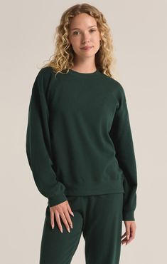 Women's Basic Fleece Crewneck Classic Boyfriend Fleece Sweatshirt Get the ultimate cozy and relaxed look with our Boyfriend Sweatshirt. Say goodbye to stealing your boyfriend's clothes and hello to your new heavy soft wash, mid-weight crew neck. The ribbed cuffs, hem, and collar will keep you warm, while the relaxed fit adds a touch of style. A perfect basic for those chilly days. Shop more from Z Supply here. Details Available in sizes: XS-L Available in colors: Black, Cyprus Green, and Haute R Boyfriend Sweatshirt, Boyfriend Outfit, Beauty Event, Denim Day, Long Sleeve Outerwear, Womens Basic, Fleece Sweatshirt, Crew Sweatshirts, Short Sleeved Sweaters