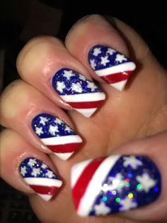 To celebrate Independence Day, check out these patriotic nail designs that will help get the party started. Fireworks Nails, Patriotic Nail Designs, Silver Sparkle Nails, Nail Stamp Kit