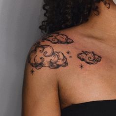 Cloud Shoulder Tattoo, Small Tats For Women, Shoulder Arm Tattoos For Women, Upper Shoulder Tattoos For Women, Tattoo Ideas Female Collar Bone, Women Sleeve Tattoo, Lower Back Tattoos For Women, Tattoos For Black Women, Tattoo Map