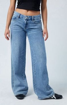 Casual Flare Jeans With Loosely Fitted Hips, Relaxed Mid-rise Medium Wash Bottoms, Relaxed High Rise Medium Wash Bottoms, Relaxed Mid-rise Jeans, Relaxed Mid-rise Everyday Jeans, Relaxed Mid-rise Jeans For Everyday, Everyday Relaxed Mid-rise Jeans, Everyday Baggy Mid-rise Flare Jeans, Relaxed Light Wash Jeans