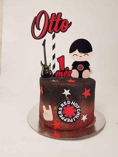 O Otto chegou curtindo muita música... ao longo dos meses, comemoramos com alguma referência que o papai e a mamãe curtem... 
No primeiro mês, fomos de Red Hot Chili Peppers 🌶 
#mesversariorock #otto 18th Birthday Cake, Red Hot Chili Peppers, Chili Peppers, Hot Chili, Chili Pepper, 18th Birthday, Red Hot, Rock And Roll, Cake Toppers