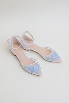 Wedding Heels Comfortable, Comfortable Wedding Flats, Blue Bridal Heels, Bridal Flat Shoes, Gold Bridesmaid Shoes, Silver Bridesmaid Shoes, Lace Wedding Heels, Comfortable Wedding Shoes, Blue Bridal Shoes