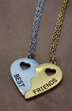 Unbreakable Bond: Celebrate your bestie with this 2-piece Best Friend Necklace set (pendant splits into 2 half-hearts!). Unique Design: Wear your hearts on your necks, symbolized by the joining halves forming a whole. Perfect Gift: Ideal for Best Friends Day, birthdays, Christmas, or just "because" moments. High-Quality: Durable metal construction ensures lasting wear. Comfortable Fit: Adjustable chain (approx. 23cm) for both you and your BFF. Gift-Ready Pack: Each pack includes 1 necklace + 2-p Best Friend Lockets, Matching Chains For Best Friends, Stuff For Best Friends, Bestie Necklaces For 2, Best Friend Chains, Bff Jewelry For 2, Bf Necklaces, Friendship Necklaces For 2, Besties Necklace