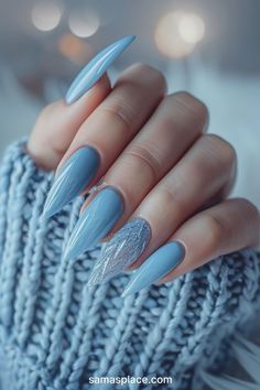 Pretty Blue Nail Designs, Nail Designs For Winter 2024, Ice Blue And Silver Nails, Winter Pointy Nails, Christmas Nails Swirls, Blue New Year Nails, December Nail Ideas Blue, Frosted Nails Winter, Nail Ideas Winter Simple