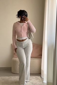 Cute Babysitting Outfits, Babysitting Outfit, Modele Fitness, Leggings Outfits, Flared Leggings, Leggings Outfit, Outfit Inspo Casual