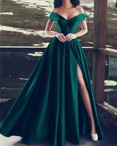 Green Prom Dress Long, Off The Shoulder Prom Dresses, Bridesmaid Dresses Satin, Robes Glamour, Light Blue Prom Dress, Sage Green Bridesmaid Dress, Satin Evening Gown, Formal Bridesmaids Dresses