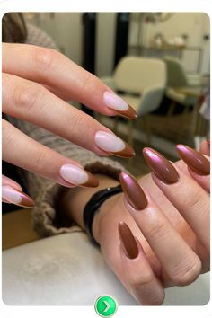 Subdued rose chocolate chrome nails with a soft and elegant finish. Warm, reflective tones make these nails ideal for a refined, understated look that’s easy to pair with any outfit. Brown Nails For Fall, Glazed Nails