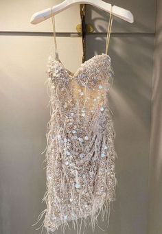 Elegantes Party Outfit, Looks Pinterest, Real Christmas, Short Prom Dresses, Looks Party, Party Kleidung, Brand Concept, Sequin Prom Dresses, Golden Girl