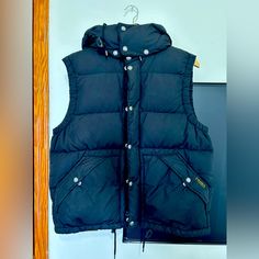 Men’s Black Puffer Vest By Ralph Lauren. In Good Condition. Food Is Removable. Black Puffer Vest, Black Puffer, Puffer Vest, Ralph Lauren Men, Mens Jackets, Puffer, Jackets & Coats, Ralph Lauren, Man Shop