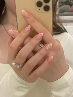 Nail Designs Pink Short Almond, Pretty Coquette Nails, 17 Nails Birthday, Creative Almond Nails, Gel Ex Nails, Almond Minimalist Nails, Soft Nail Designs, Simple Pink Nail Ideas, Simple Kawaii Nails