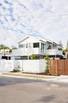 Lavana House Byron Bay | Projects | Loughlin Furniture Australian Coastal Style, Coastal Chic Home, Coastal Inspiration, Designer Homes, Marble Island, Timber Slats, Cottage Renovation, Coastal Gardens, Outdoor Entertaining Area