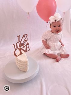 Cake For 6 Month Baby Girl, Halfway To One Photoshoot Ideas, Half A Year Photoshoot, Half Way To One Cake Girl, Half Bday Cake, Half Birthday Cakes Girl, Half Birthday Cake Ideas