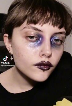 Messy Punk Makeup, Whimsigoth Makeup Aesthetic, Gold Goth Makeup, Goth Makeup Masculine, Cyberpunk Makeup Ideas, Makeup Ideas Fun, Masculine Goth Makeup, Extreme Makeup Looks, Goblin Makeup