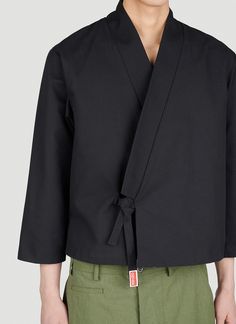 Kimono Jacket Mens Kimono Jacket, Male Kimono, Men Fashion Casual Shirts, Couture Tops, Japanese Outfits, Mode Inspo, Kimono Jacket, Mens Street Style, Kimonos