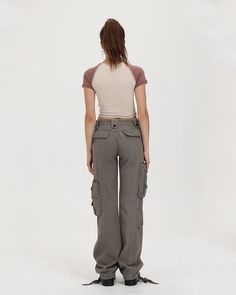 Details: Gray cargo pants with front and side pockets designBottom Length: LongMaterials: 80% Cotton + 20% Polyester Gray Cargo Pants, Grey Cargo Pants, Pockets Design, Cargo Pants, Grey, Pants, Design, Trousers