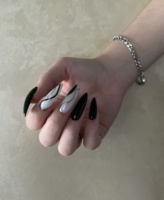 Long Fall Nails, Vampy Nails, Fall Nail Art Ideas, Horror Nails, Anime Nails, Shiny Nails, Fall Nail Art, Prom Nails, Nail Art Ideas