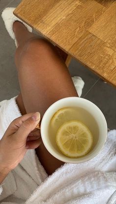 Get Rid Of Warts, Healthy Lifestyle Motivation, Dream Lifestyle, Lemon Water, Cup Of Tea, Food Styling