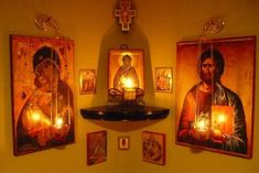 Corner Of A Room, Home Altar Catholic, Family Altar, Catholic Answers, مريم العذراء, Orthodox Prayers, Catholic Altar, Timur Tengah, Catholic Decor