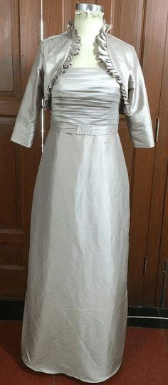 The mothers of the wedding can have formal dresses like this made to order. Mother Of The Bride Jackets, Mother Of The Bride Plus Size, Mother Of The Groom Gowns, Mother Of The Bride Gowns, Plus Size Tunic Dress, Blue Jean Dress, Mother Of The Bride Gown, Couture Looks, Bride Gowns