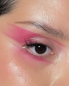 Experimental Eye Makeup, Asymmetrical Makeup, Pink Graphic Liner, Pink Eyeliner, Valentine Hair, Prom Eye Makeup, Makeup Face Charts, Creative Makeup Looks