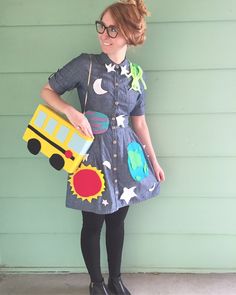 Magic School Bus Costume Ms Frizzle, Fairy Tale Costumes For Teachers, Me Frizzle Costume, Ma Frizzle Costume, Diy Ms Frizzle Costume, Miss Frizzle Costume Diy, Miss Frizzle Hair, Teachers Costumes For School, Mrs Frizzle Costume Diy