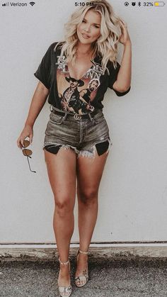 Festival Outfit Plus Size, Country Music Outfits, Country Girl Outfits, Concert Outfit Plus Size, Mode Country, Cute Concert Outfits, Concert Outfit Rock