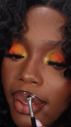 Maquillage Yeux Cut Crease, Mekap Mata, Orange Makeup, Makeup For Black Skin, Brown Skin Makeup, Lip Makeup Tutorial, Smink Inspiration, Dope Makeup, Creative Makeup Looks