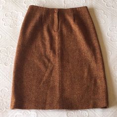 Sandra King - Wool Blend / Lined Skirt Gorgeous Fall Colors. Plain Skirt, Full Midi Skirt, Midi Flare Skirt, Free People Skirt, Petite Jacket, Fashion Bug, Zara Skirts, Floral Midi Skirt, Suede Skirt