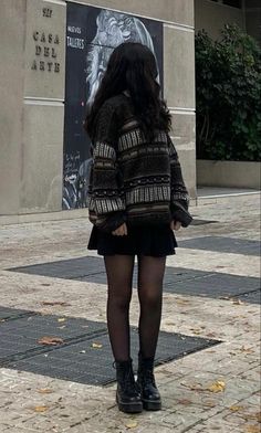 Black Skirt Outfits, Rok Mini, Looks Street Style, Mode Inspo