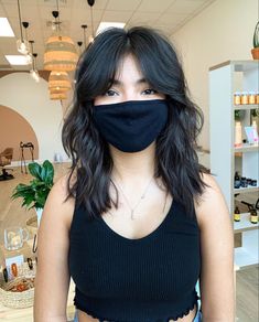 Mid Length Shag Curtain Bangs, Haircut 2023 Thick Hair, Women’s Shoulder Length Haircut With Bangs, Medium Hair Fringe Layers, Mid Length Choppy Haircut, Layered Hairstyles For Medium Hair Curly, Medium Shag Thick Hair, Hair Trend Fall 2023, Medium Shag Haircuts With Curtain Bangs