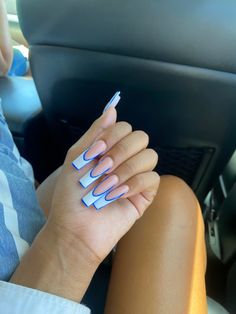 Blue Outline French Tip Nails, Blue Outline Nails, French Tip With Blue Line, White French Tip With Blue Line, Outlined French Tip Nails, White And Blue French Tip Nails, Outline French Tip Nails, French Tip Outline, Summer Nails Colors Designs