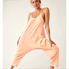 Nwt Free People Movement Hot Shot Onesie Size : Small Brand New With Tags!! Color: Melon Gorgeous Color! Casual Summer Rompers, Womens Onesie, Summer Onesies, Summer Jumpsuit Casual, Dressy Clothes, Trendy Overalls, Loose Overalls, Free People Jumpsuit, Womens Jumpsuits Casual