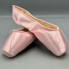 Vintage Capezio Duro Toe Ballet Pointe Shoes 7 ½ D Women’s Usa Dance Handcrafted By Ballet Makers In Usa 7 ½ D 105 I 885 82594 Included: Box -No Lid, Pair Of M/L Toe Flo Pointe Shoe Pads, Piece Of White Elastic No Ribbon Never Worn Or Used Box Ware No Lid Fitted Flat Heel Dance Shoes For Formal Occasions, Formal Fitted Dance Shoes With Flat Heel, Fitted Closed Toe Ballet Flats For Formal Occasions, Formal Fitted Flat Heel Dance Shoes, Formal Closed Toe Ballet Flats, Formal Flat Heeled Fitted Dance Shoes, Formal Fitted Closed Toe Ballet Flats, Fitted Closed Toe Dance Shoes, Formal Spring Dance Shoes With Round Toe