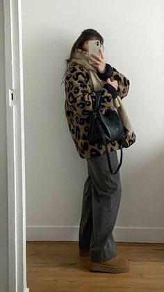 Leopard jacket outfit, autumn outfit Leopard Sherpa Outfit, Leopard Fur Jacket Outfit, Cheetah Jacket Outfit, Cheetah Print Coat Outfits, Leopard Print Jacket Outfit, Leopard Jacket Outfit, Print Coat Outfit, Print Jacket Outfit, Sherpa Outfit