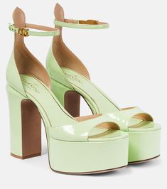 VLogo patent leather platform sandals in green - Valentino Garavani | Mytheresa Shoes Heels Classy, V Logo, Fancy Shoes, Leather Platform Sandals, Cute Heels, Aesthetic Shoes, Swag Shoes, Carrie Bradshaw, Pretty Shoes