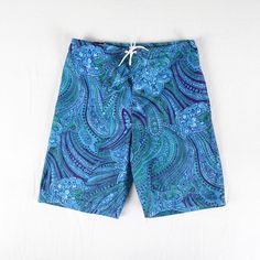 Awesome 100% cotton paisley printed shorts by Spartacus. Made in Canada. Drawstring waist with zipper fly. High waist fit. Adult small, modern US size 2...26" waist. Great condition. Retro Swimwear, Paisley Shorts, Fly High, Paisley Print, Printed Shorts, Short Outfits, Drawstring Waist, 1970s, Gender Neutral