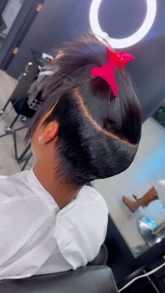 Undercut Hairstyles For Black Women, Thinning Hair Styles For Women, Razorcut Haircut, Very Short Bob Black Women, Short Cuts For Black Women, Short Hair Shaved Sides, Short Curly Weave Hairstyles, Long Hair Shaved Sides