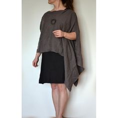 Linen poncho.Poncho is asymmetrical. The right side is shorter, left longer. It is assumed by your head. This is a perfect cover up, comfortable to wear, suitable for every day or  for the night out.Fabric: 100% linen (lightweight linen). The material is naturally wrinkled. To keep this effect on clothing after washing, dry it with twisted. Do not iron.Color in the picture: Dark gray, light grayProduce time is about 1-5 days.The model is 168 cm /5ft5" high (size S) and the model is wearing the p Spring Lagenlook Poncho With Batwing Sleeves, Oversized Lagenlook Poncho For Spring, Picture Dark, Cape Women, Summer Poncho, Poncho With Sleeves, Poncho Women, Linen Kimono, Kimono Blouse