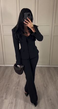 Psychologist Outfit, Professional Fits, Corporate Baddie Outfits, Lirika Matoshi, Corporate Baddie, Business Outfits Women, Stylish Work Attire