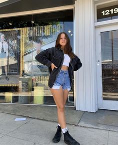 Trendy Outfits Shorts, Mackenzie Ziegler, Looks Vintage, Ganesha, Converse Shoes, Aesthetic Clothes, Stranger Things, Fashion Inspo Outfits, Dream Closet