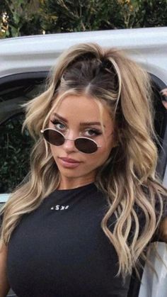 Brown And Blonde Hair, Celeb Hair, Half Up Half Down Hairstyle, Down Hairstyle, Easy Hairstyles For Thick Hair, Stronger Hair, Hairstyle Inspo, Healthier Hair, Blonde Hair Looks