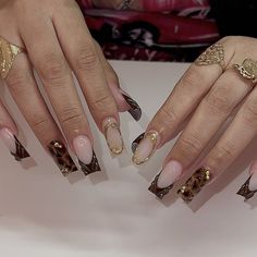 ig: acrylicsbyfatima Cheetah Nail Tutorial, Nails New Year Design, Plaid Nails Brown, Brown Classy Nails, Fall Nails Sweater Design, Golden Brown Nails, Tortious Nail Design, Brown French Tip Toes, Brown Holiday Nails