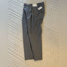 Nwt Uniqlo Easy Care Grey Plaid Elastic Waist Pants. In Perfect Condition! Fitted Uniqlo Bottoms For Fall, Uniqlo Fitted Casual Bottoms, Casual Uniqlo Pants With Pockets, Casual Uniqlo Trousers, Uniqlo Pants, Uniqlo Women, Grey Plaid, Elastic Waist Pants, Pants Color