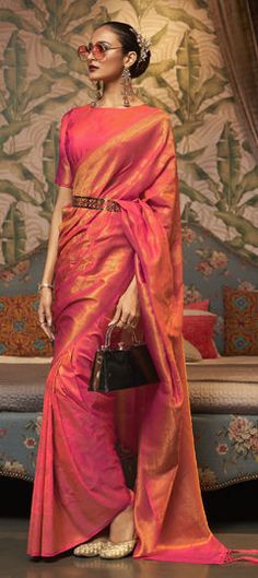 Pink and Majenta color Saree in Art Silk, Silk fabric with Weaving work Blue Silk Saree, Orange Saree, Utsav Fashion, Half Sleeve Blouse, Art Silk Sarees, Kanjivaram Sarees, Stylish Sarees, Traditional Sarees, Pink Saree