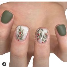 Simple Holly Nails, Winter Polka Dot Nails, Nail Design Holiday, Fall Gel Nail Art Ideas, Christmas Nails Boho, Muted Christmas Nails, Nails With Greenery, Winter Tree Nails, Pointsetta Nails